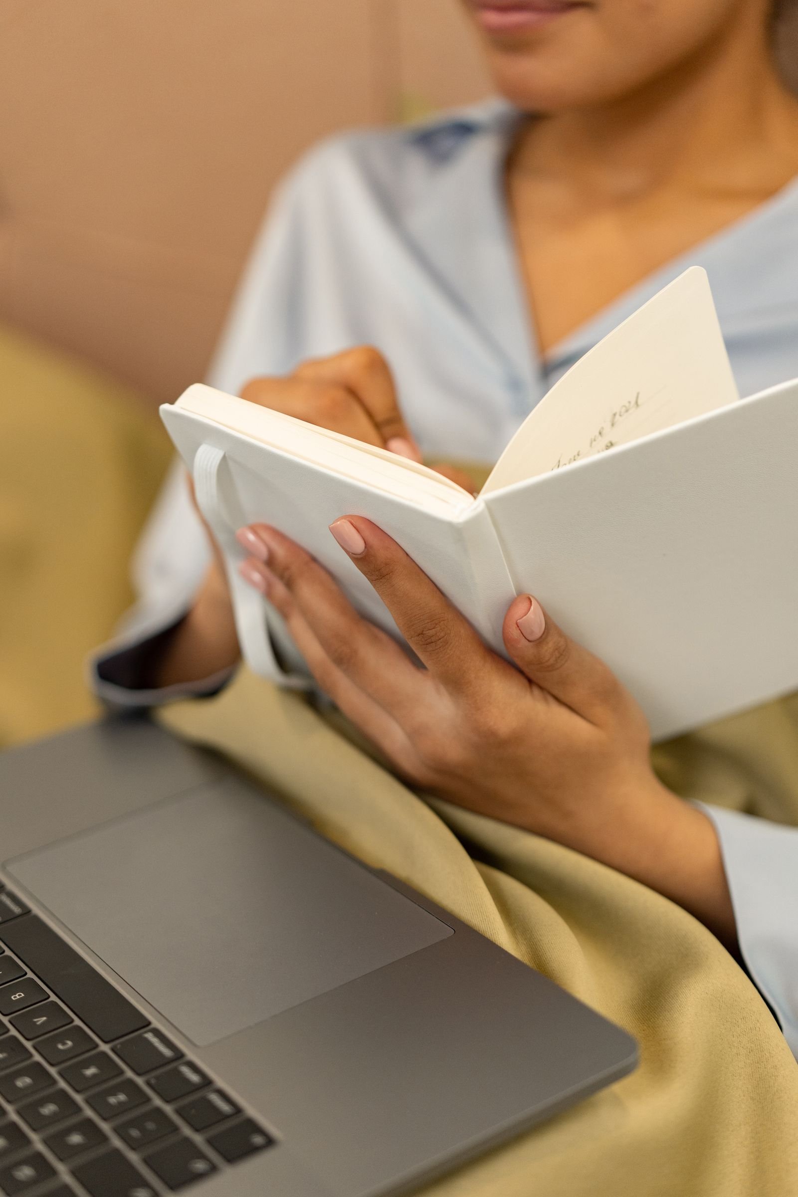 Tracking CBD dosage and effects in a wellness journal